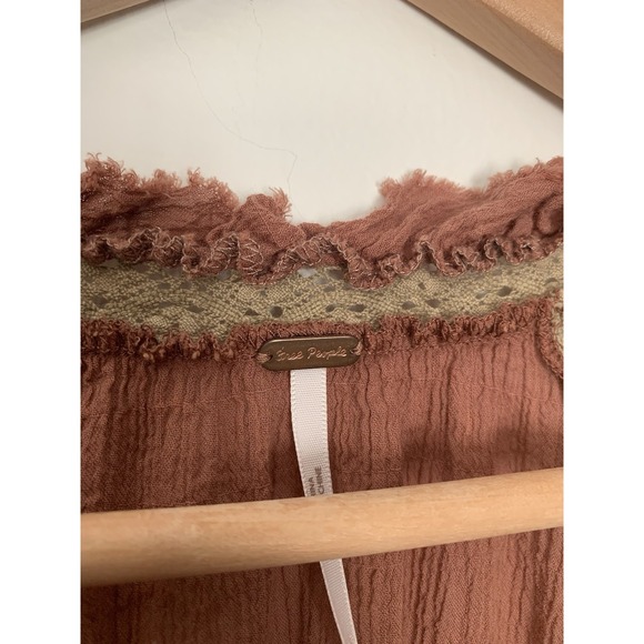 Free People Sivan Embroidered Top XS Lace Ruffle Trim Romantic Boho Floral Vneck - Picture 4 of 10